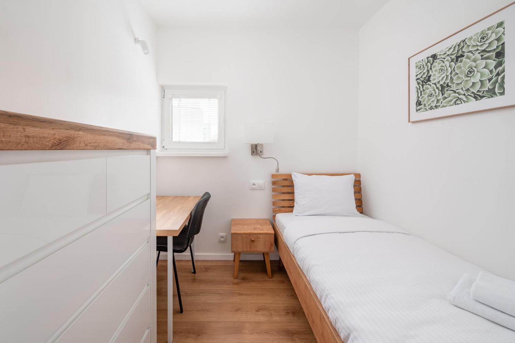ורשה Krasinski Garden Comfort Apartment מראה חיצוני תמונה