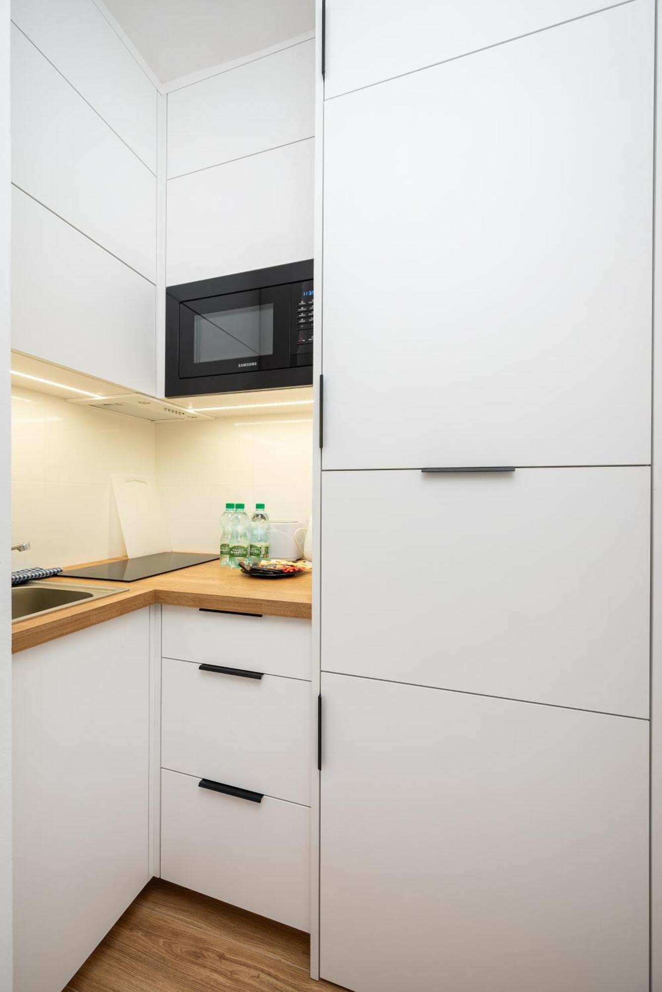 ורשה Krasinski Garden Comfort Apartment מראה חיצוני תמונה
