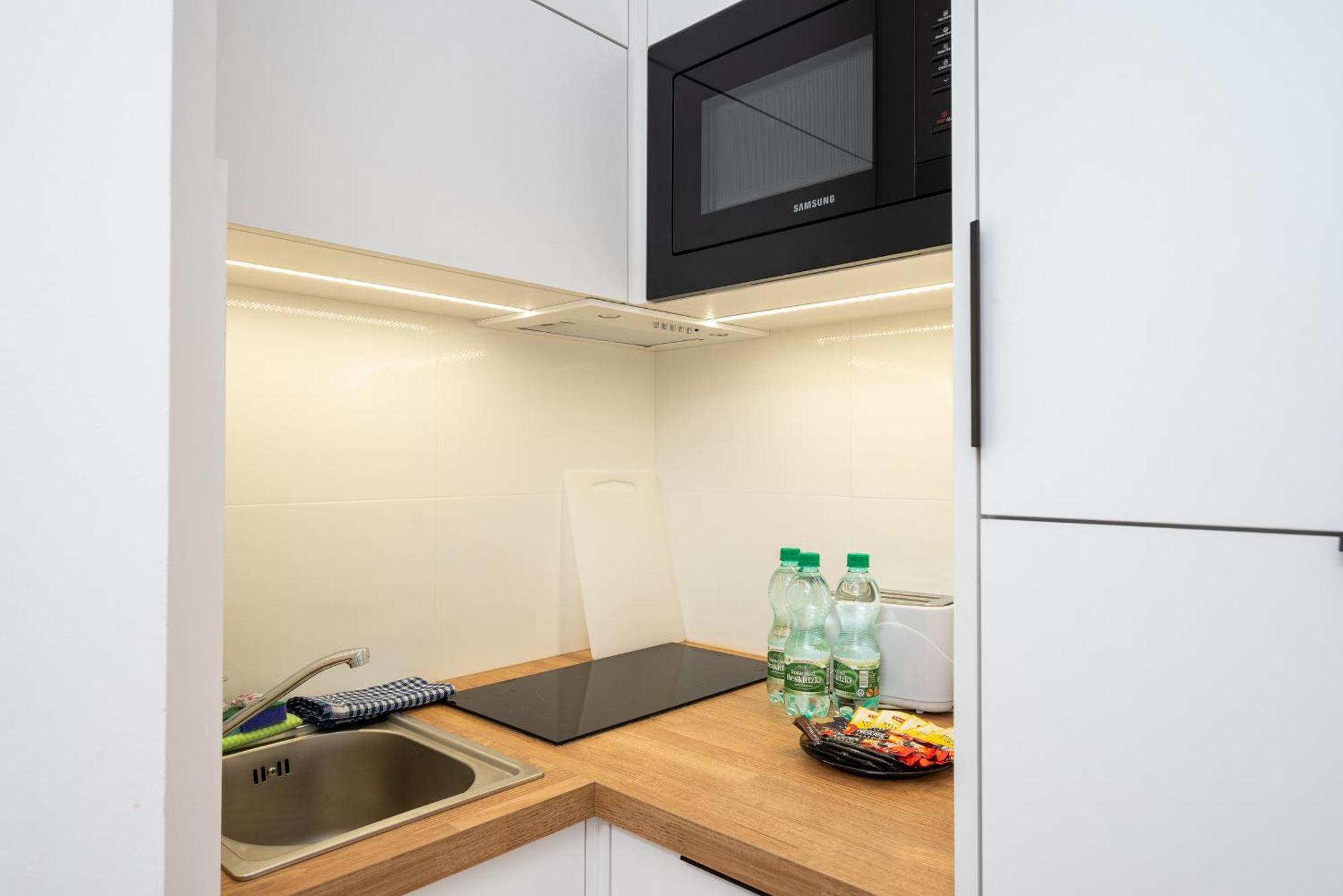 ורשה Krasinski Garden Comfort Apartment מראה חיצוני תמונה