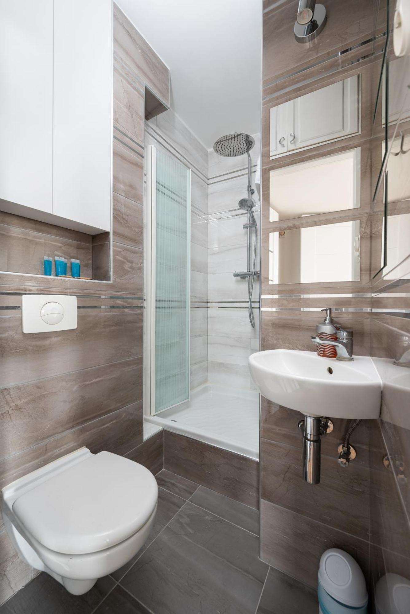 ורשה Krasinski Garden Comfort Apartment מראה חיצוני תמונה